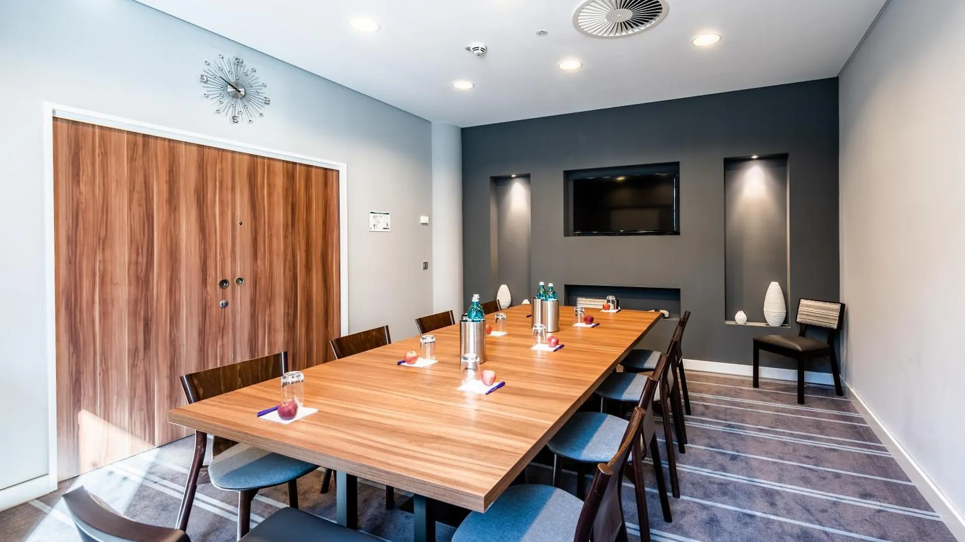 Premier Inn Duesseldorf City Centre 3*, Düsseldorf