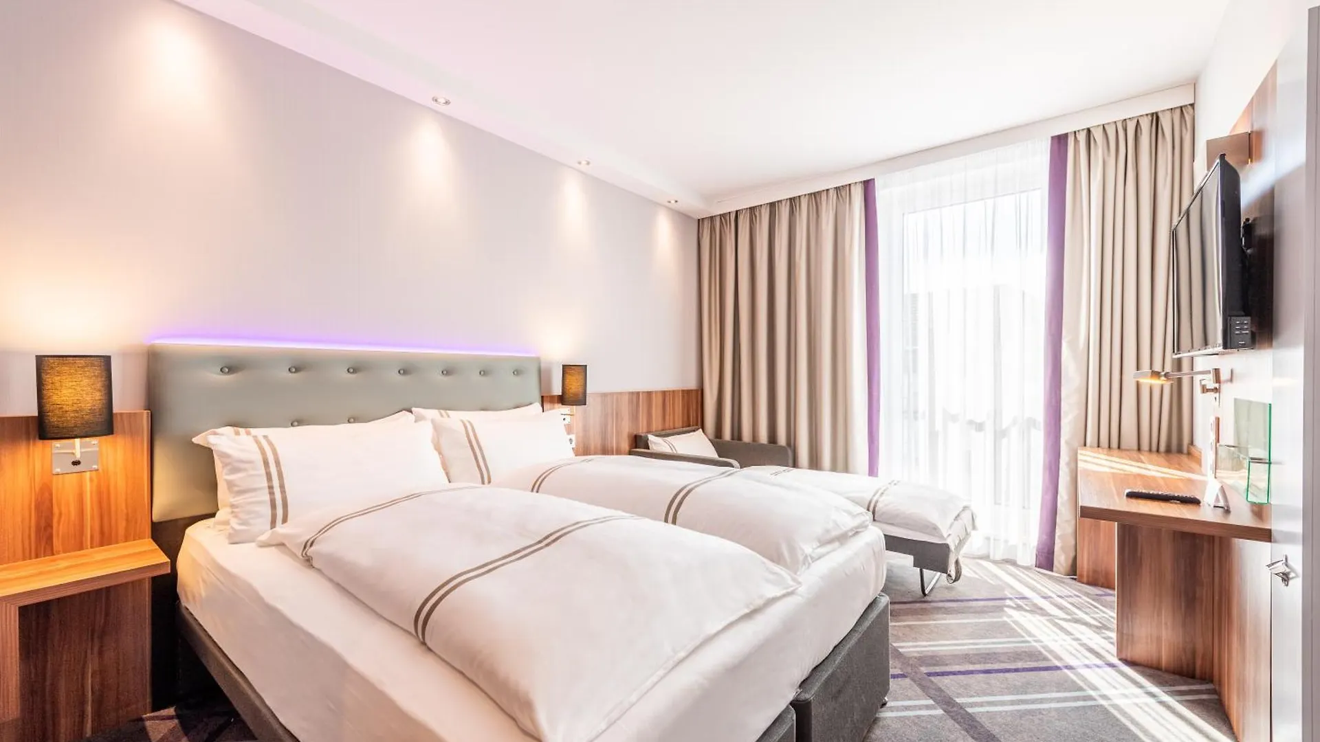 Otel Premier Inn Duesseldorf City Centre